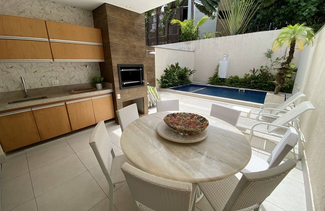 Belle maison 4 suites à Juquehy dans cond. fermé
