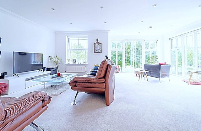 Belle maison dans un endroit tranquille