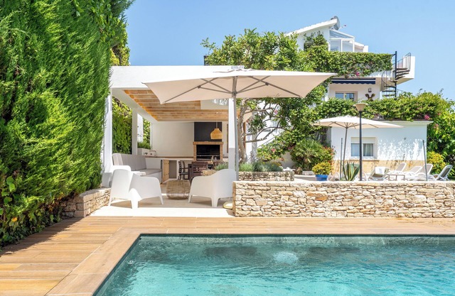 Belle maison avec grand jardin et piscine - idéale pour les familles et les groupes!