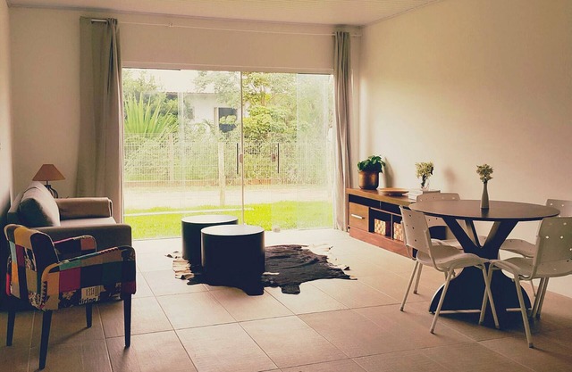Belle maison avec Wi-fi, piscine et barbecue