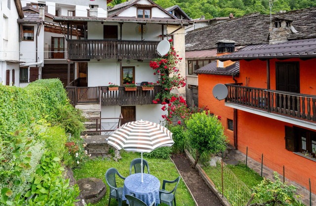 Confortable appartement pour 5 personnes avec WIFI, TV, balcon, animaux admis et parking