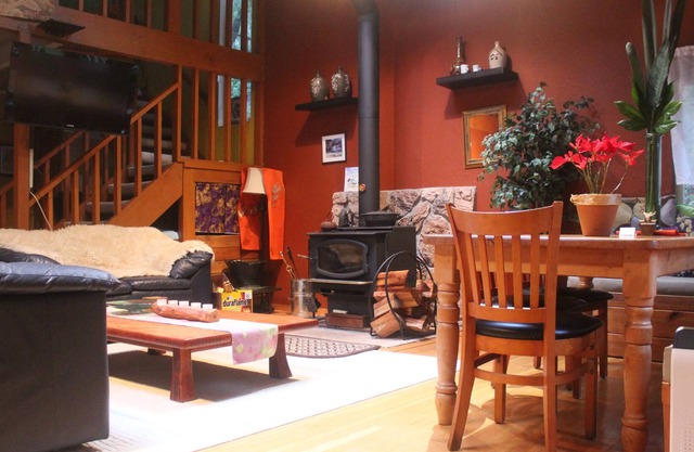 Beautiful Japanese in-law unit tucked away in the Santa Cruz Mountains