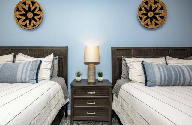 Beautiful king suite located by Laughlin and the river