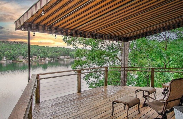 Beautiful, Large Lake House, Made for Family Fun!