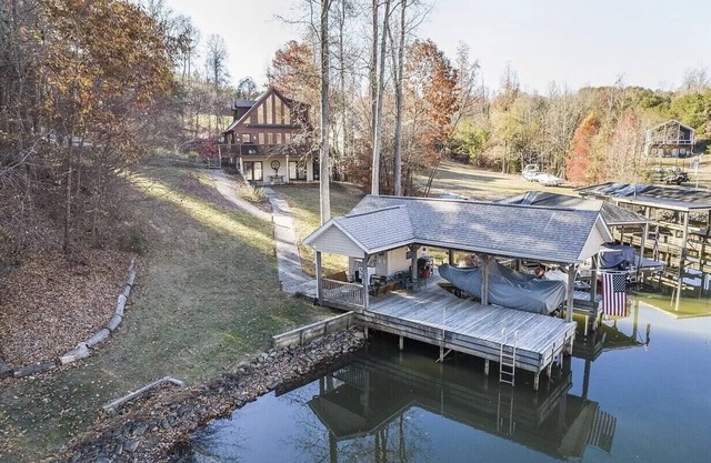 Beautiful Lake Home - Great view, on the water