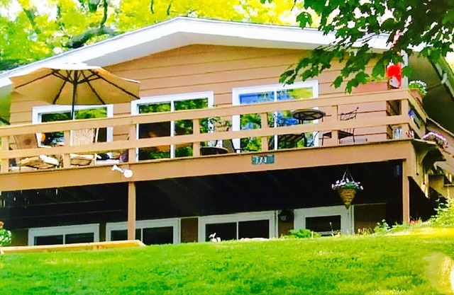 Belle maison de lac située sur la rive sud de Green Lake, WI