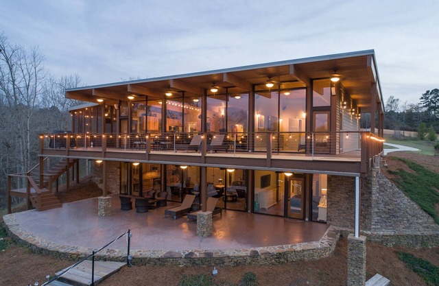 Frank Lloyd Wright a inspiré Showhome sur le lac Smith