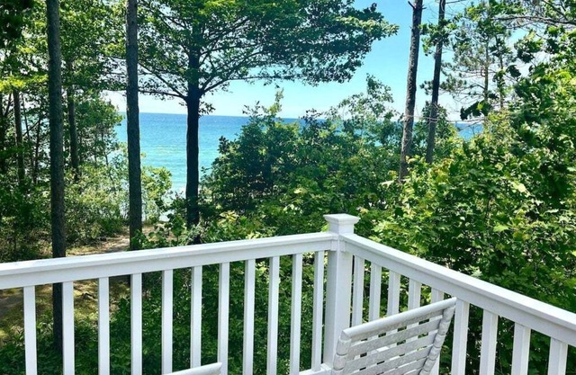 Beautiful Lake Michigan Home Great for Large