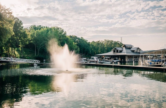 Belle maison de ville sur le lac au Twin Creeks Resort