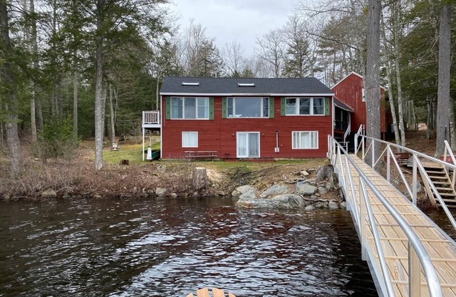 Belle maison au bord du lac sur le lac Pemaquid Maine