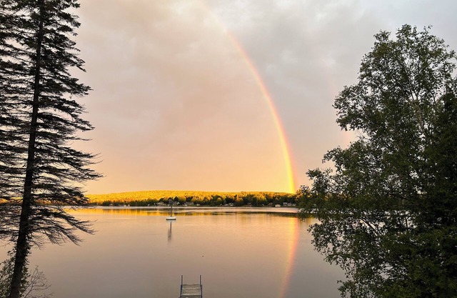 Belle maison au bord du lac!