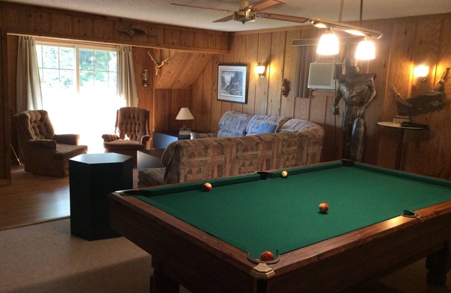 Belle maison au bord du lac sur le lac Roosevelt ~ 7 acres sur le lac!