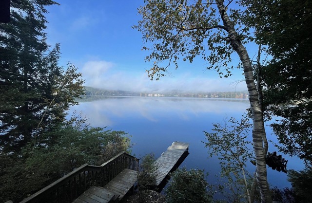 Beautiful Lakefront home - perfect getaway for every season!