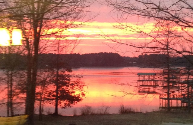 Belle Lakefront Getaway
