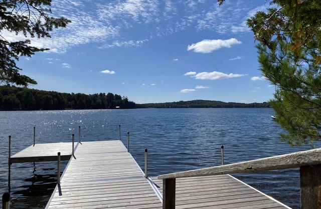 Cottage au bord du lac avec vue