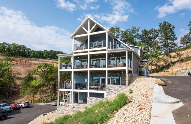 Belle Lakeview 10 Master Suites / bain à remous privé / piscine extérieure / intérieure