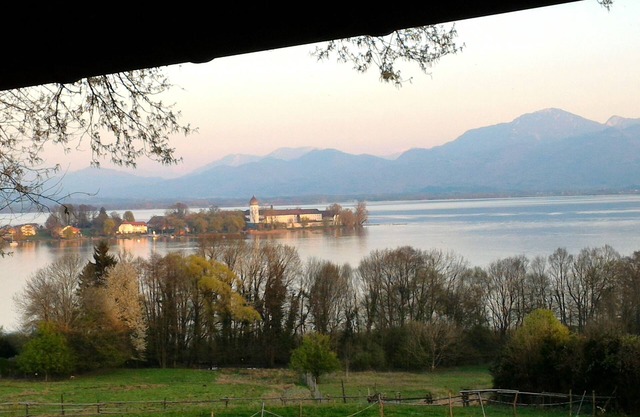 droite Bel appartement au Chiemsee avec des vues spectaculaires