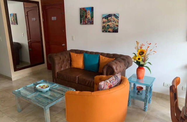 Beautiful, Large, Decorated 2nd floor apartment