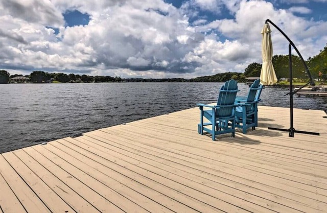 Beautiful Lay Lake Retreat for Large Families.