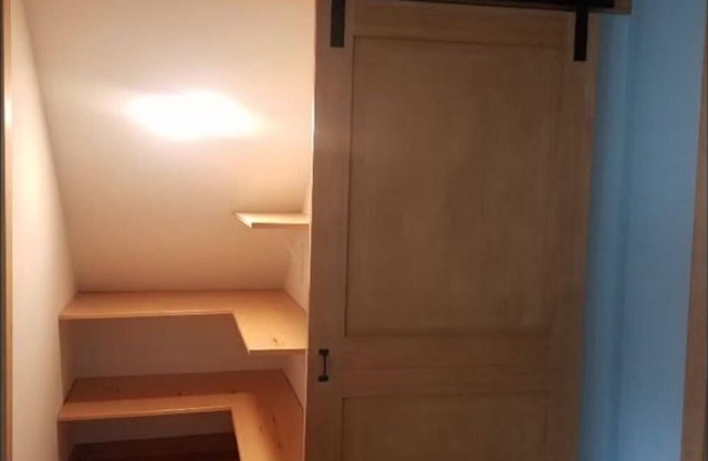Beautiful, light-filled new apartment close to UW!