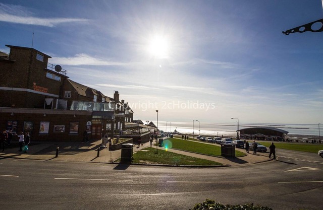 Beautiful lodge with decking in Hunstanton at Manor Park ref 23023W