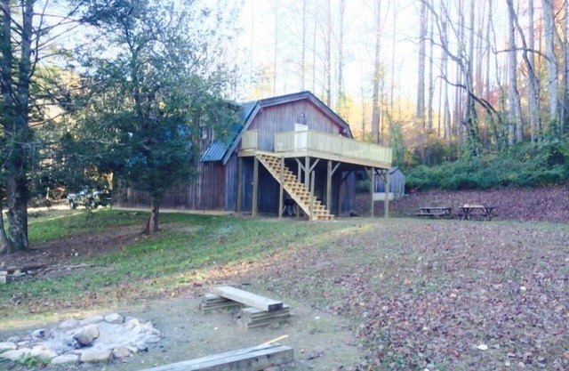 Magnifique loft construit sur une grange rustique.