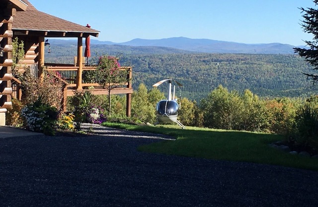 Belle maison en bois rond avec vue sur la montagne et le lac et bain à remous-8 personnes