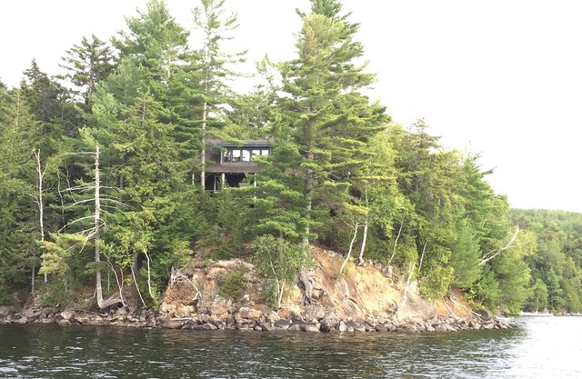 Belle Log Lodge au bord du lac w / Cove, plage, quai et hangar à bateaux
