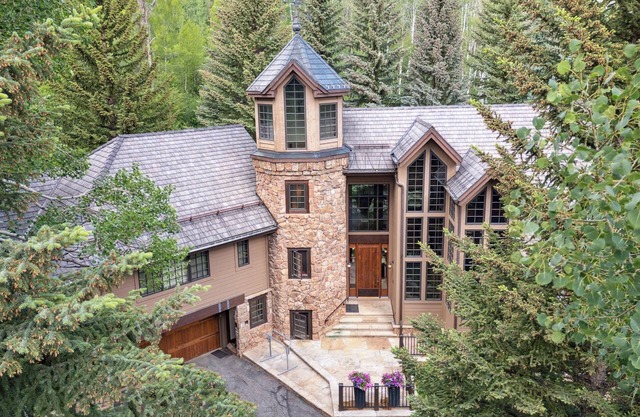 Beautiful Luxury Villa Home in Beaver Creek, spaciously sleeps 16