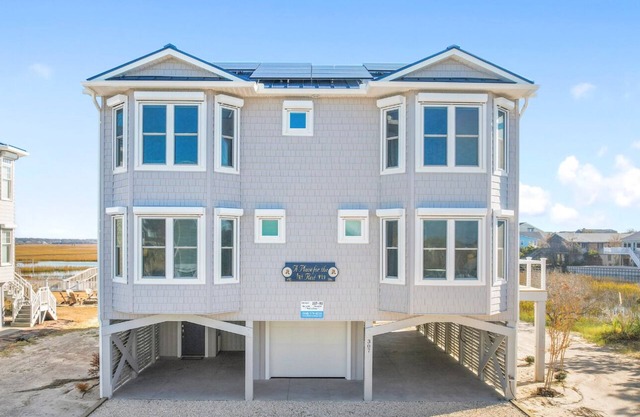 Beautiful Marsh Views and a Short Walk to the Beach!