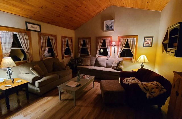 Beautiful Midcoast Maine Private 3 Bedroom Home