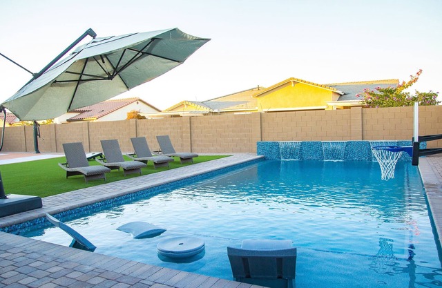 Beautiful Modern Home in Queen Creek, private pool