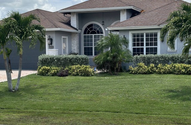 Beautiful modern home that offers 5 bedrooms and 3 bathroom’s over 2900 sq ft