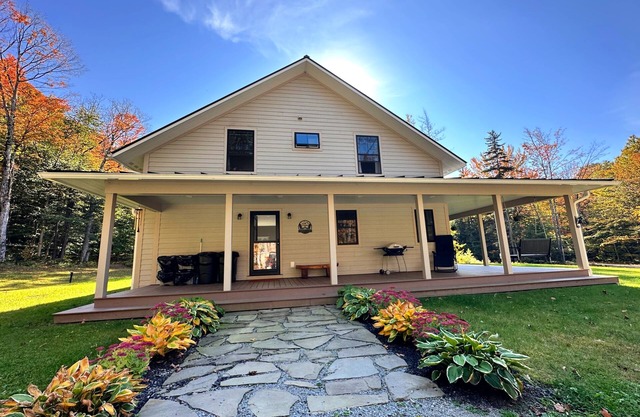 Beautiful Mountain Cabin near Jay Peak Resort!