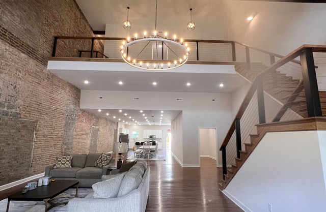 Beautiful new Condo sleeps up to 16 on New River with Rooftop Deck view of Falls