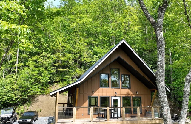 Beautiful New Construction Cabin in Nantahala Gorge!