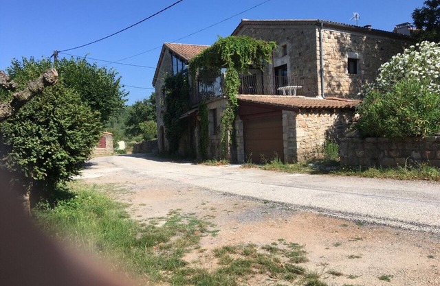 Belle maison rénovée en pierre , trés calme en sud Ardèche