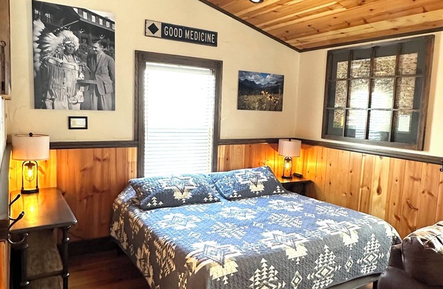 Belle nouvelle cabine de luxe sur grand terrain privé
