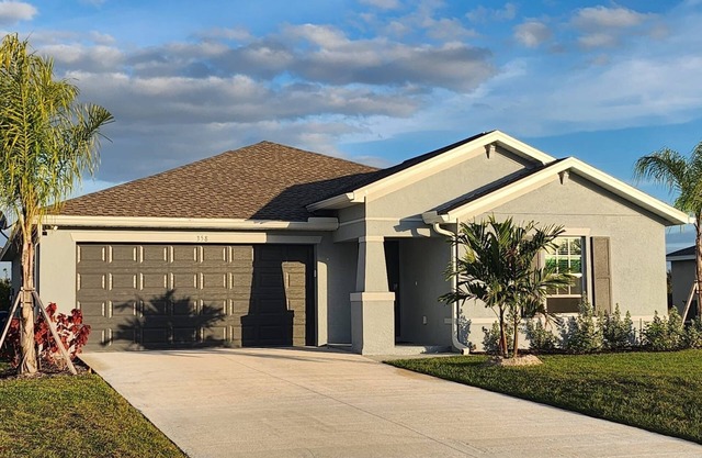 Beautiful new vacation home in Fort Myers/ Lehigh Acres