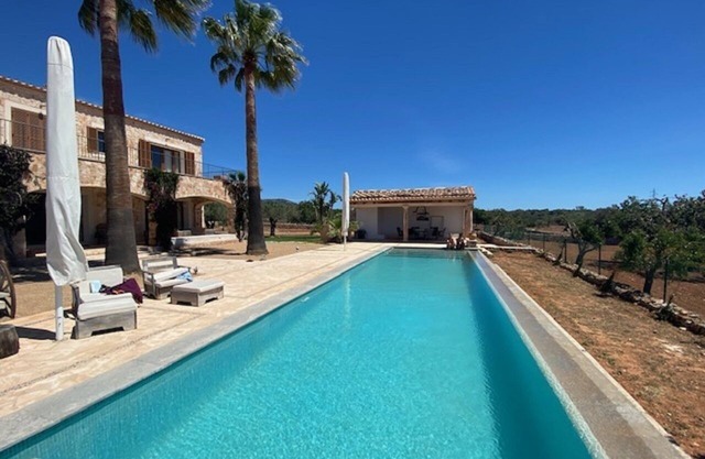 TRES BELLE VILLA RECENTE AVEC PISCINE PRIVEE A SANTANYI