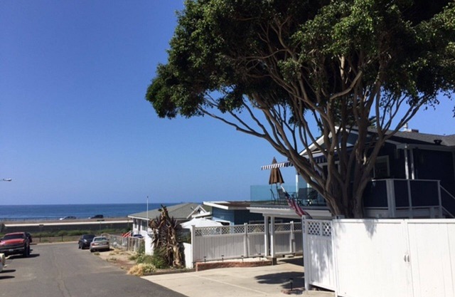 Belle maison récemment rénovée avec vue sur l'océan près de la plage de Rincon! Accès à la plage!