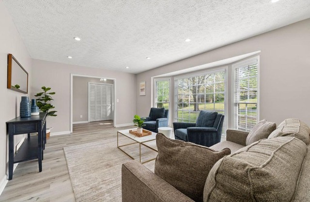 Beautiful Newly-Renovated Home in Indian Hills