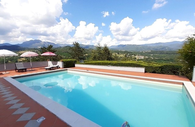 Belle grange en pierre récemment restaurée avec piscine privée, belles vues et WIFI