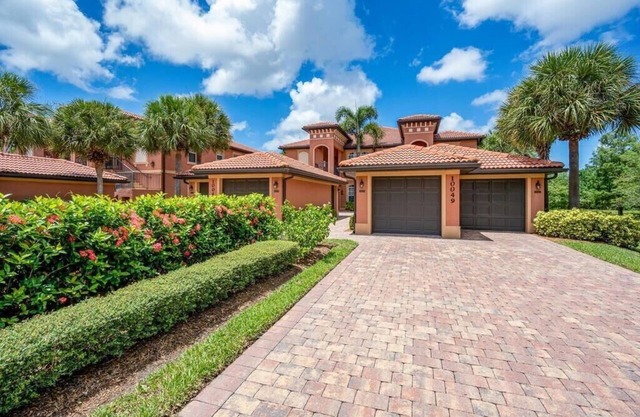 Beautiful North Naples Condo