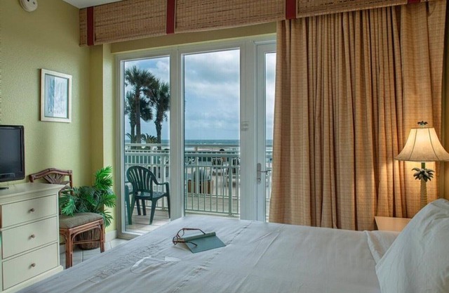 BEAUTIFUL OCEANFRONT VIEW NEAR DAYTONA - available last week of May 2025