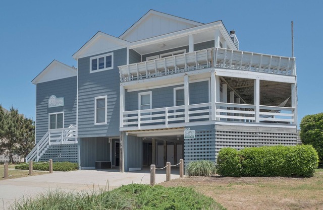 Beautiful Oceanfront in the Heart of Duck with Spectacular Views