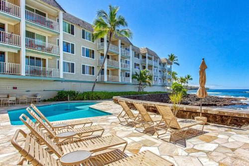 Beautiful Oceanfront Welcomes you at Hale Kona Kai 203 by Casago Kona