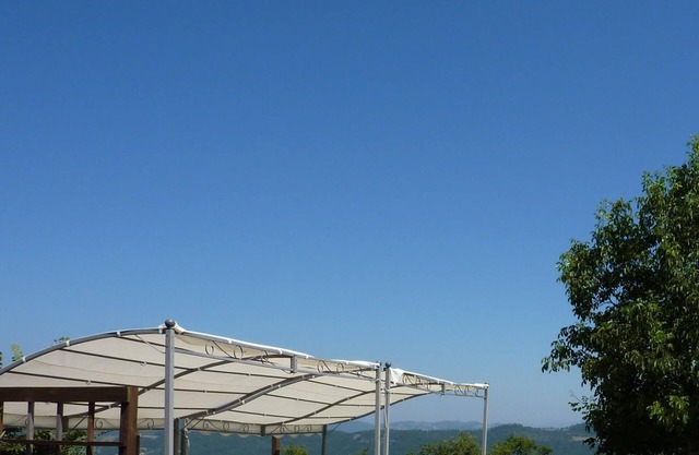 Belle ancienne ferme en pierre avec piscine dans les collines de l'Ombrie