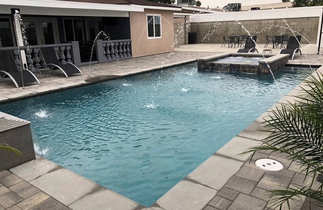 Belle maison unique avec piscine et jacuzzi !!