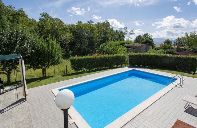 Maison de vacances privée avec WIFI, piscine privée, TV, patio, animaux admis, parking